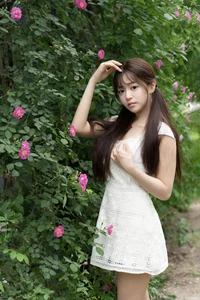 YiTuYu Art Language Vol.9519: Xiao Yi's Elegant Portrait Gallery - image 1