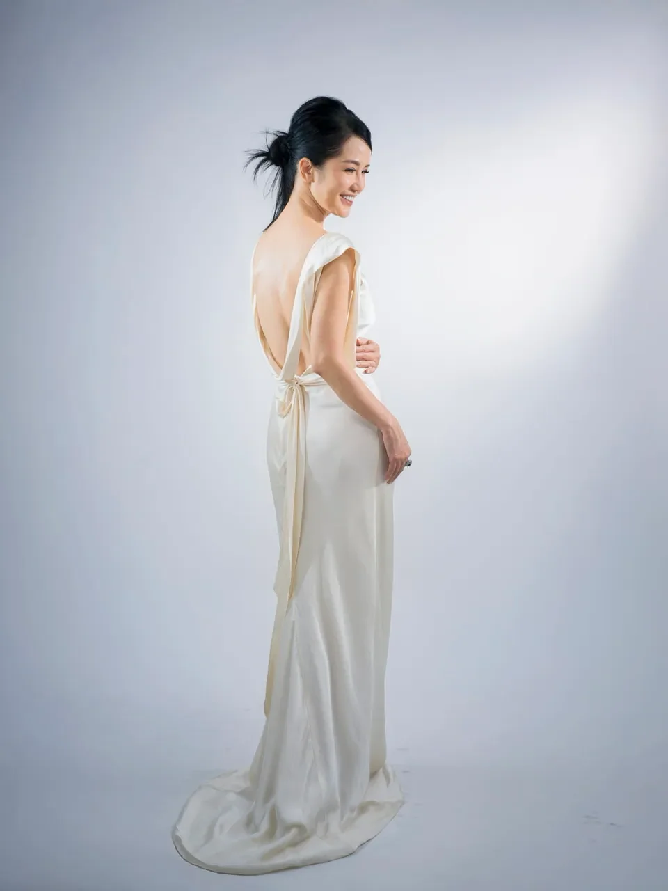 Hong Nhung’s Grand Live Concert Celebrates the 70th Anniversary of Hanoi’s Liberation