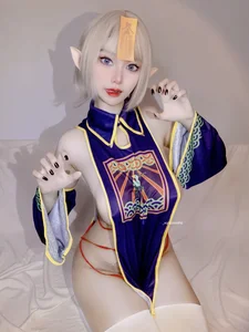 Stunning Meiko Shiraki Cosplay Part 2: Capturing the Iconic Anime Character - image 23