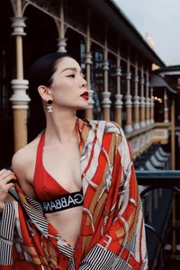 Le Quyen's Romantic Hawaii Getaway: Stunning Bikini Looks and Relationship Highlights - image 9
