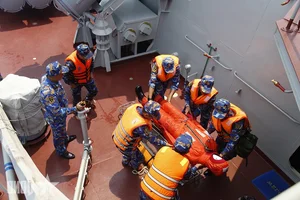 Vietnam and China Navies Complete Successful Joint Patrol and Training - image 14