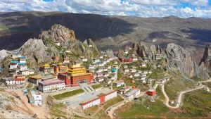 Breathtaking Ancient Temple Perched on a Cliffside: A Spiritual Journey - image 6