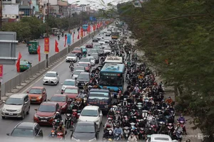 Major Traffic Congestion in Hanoi and HCMC After Tet Holiday Rush - image 4