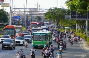 Major Traffic Congestion in Hanoi and HCMC After Tet Holiday Rush - image 3