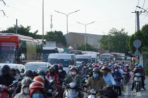 Major Traffic Congestion in Hanoi and HCMC After Tet Holiday Rush - image 10