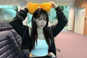 Modern Motherhood vs. Social Media Norms: The Debate Over Korean 'Hot Mom' Fashion - image 1