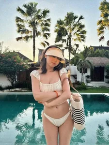 Modern Motherhood vs. Social Media Norms: The Debate Over Korean 'Hot Mom' Fashion - image 10