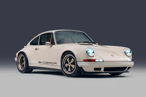 Porsche 911 Restomod: The Perfect Rebirth of a Timeless Classic Icon - image 5