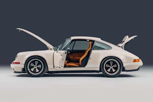 Porsche 911 Restomod: The Perfect Rebirth of a Timeless Classic Icon - image 13