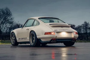 Porsche 911 Restomod: The Perfect Rebirth of a Timeless Classic Icon - image 4