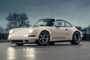 Porsche 911 Restomod: The Perfect Rebirth of a Timeless Classic Icon - image 0