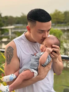 Surprise Baby Reveals: Bao Anh and Celebrities Who Shocked Their Fans - image 3