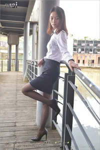 Outdoor Urban Style: Xiao Liu in Black Silk Fashion [IESS 151] - image 12