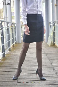 Outdoor Urban Style: Xiao Liu in Black Silk Fashion [IESS 151] - image 6
