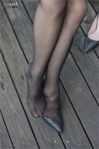 Outdoor Urban Style: Xiao Liu in Black Silk Fashion [IESS 151] - image 14