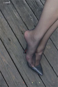 Outdoor Urban Style: Xiao Liu in Black Silk Fashion [IESS 151] - image 11