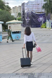 Outdoor Urban Style: Xiao Liu in Black Silk Fashion [IESS 151] - image 19