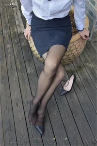 Outdoor Urban Style: Xiao Liu in Black Silk Fashion [IESS 151] - image 76