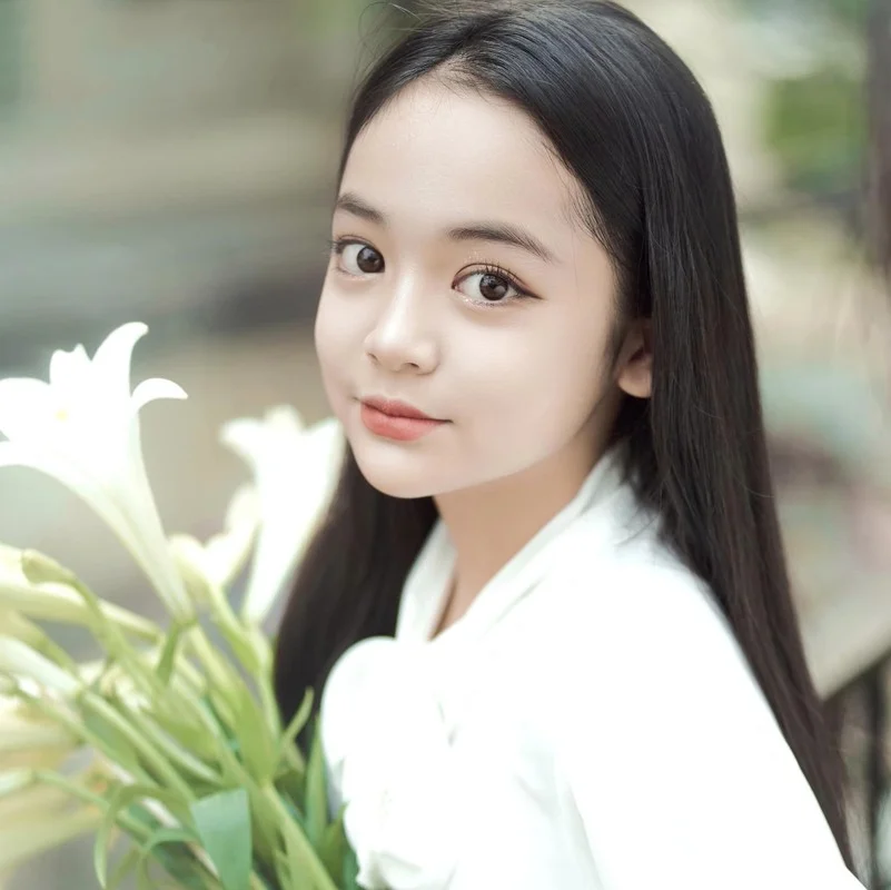 Viet Anh's 'Daughter' Stuns with Western-Like Beauty