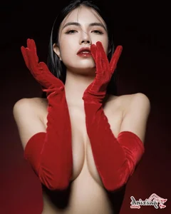 Streamer Mai Dora Stunning Bikini and Fashion Gallery - image 9