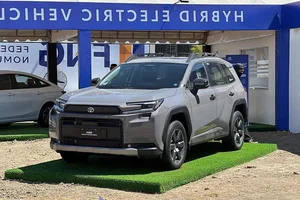 2026 Toyota RAV4 Hybrid Revealed: Pricing, Specs, and Vietnam Launch Potential - image 5