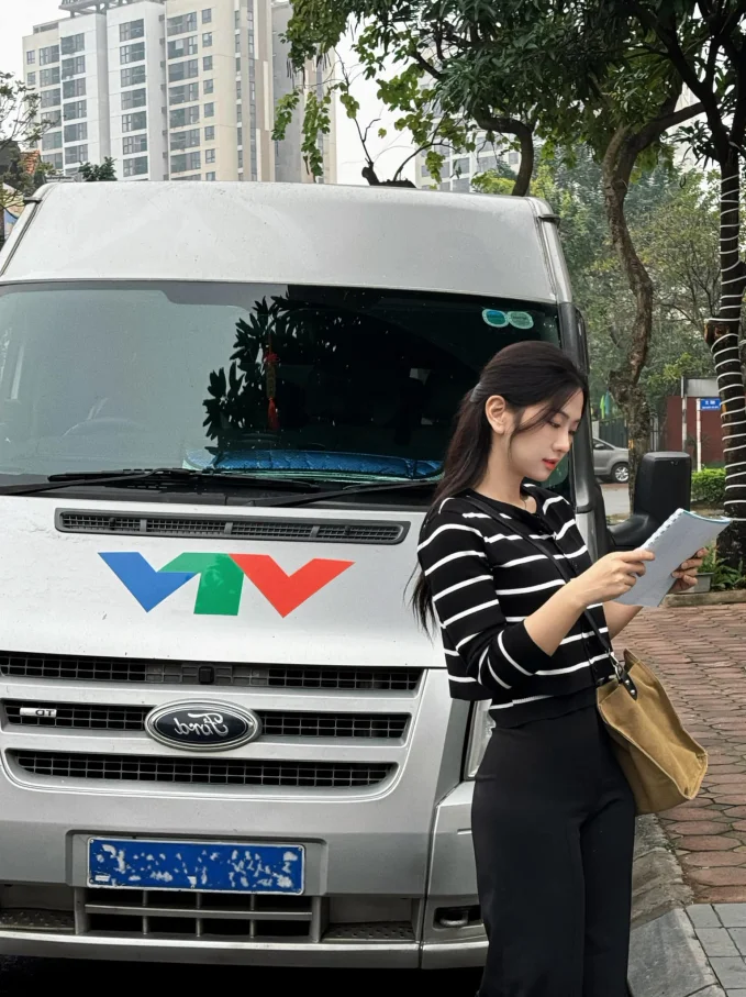 Lê Bống Shines in VFC Drama 'Lỡ Hẹn Với Ngày Xanh': Netizens Praise Her Natural Beauty and Acting Evolution