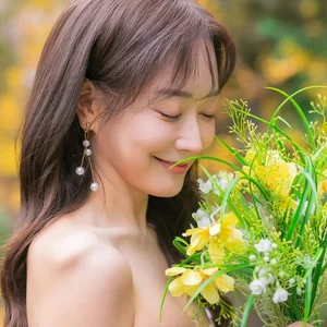 Actress Yeon Min Ji Announces Marriage to Police Detective Following High School Reunion - image 1