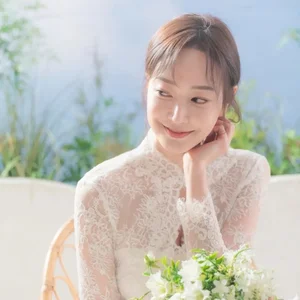 Actress Yeon Min Ji Announces Marriage to Police Detective Following High School Reunion - image 2