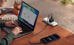 Experience Minimalist Tech with the Smart Screen Mini Charger - image 1