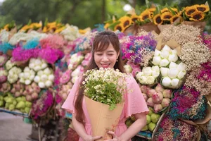 Inside MC Diep Chi's Floral Sanctuary: A Masterclass in Home Decor and Serenity - image 13