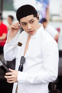 Vietnamese Stars Huynh Dong and Ai Chau Pay Emotional Tribute to Minh Thuan - image 2