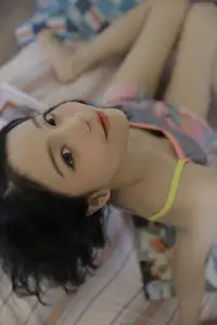 YiTuYu Vol.8575 Xi Xi Xi - Dreamy Morning Beauty A Relaxed Allure - image 3