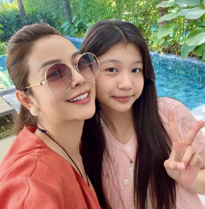 Jennifer Pham’s 13-Year-Old Daughter Stuns with Pure Beauty: A Future Miss Universe in the Making?