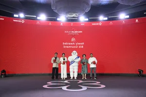 Michelin Guide 2026 Controversy: Banh Mi Snub and Street Food Debates - image 18