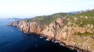 Exploring Vinh Hy Bay: Should You Choose a Guided Tour or Solo Adventure? - image 1