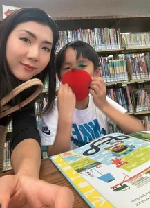 Ngoc Quyen Focuses on Son's Education in the US with Weekly Library Visits - image 1