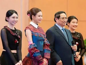 The Elite Vietnamese Artist Setting Showbiz Standards Without Releasing New Albums - image 8