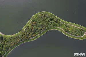5 Most Beautiful Scenic Lakes to Visit in Hanoi, Vietnam - image 2