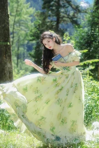 Elegant Expressions: YiTuYu Art Language Vol.10343 Lu Li Portrait Collection - image 13