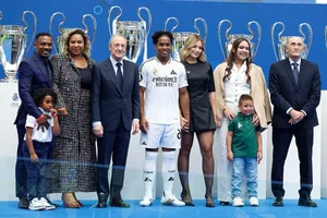 Emotional Debut: Brazil’s Wonderkid Endrick Breaks Into Tears at Real Madrid Unveiling - image 9