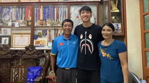 Đoàn Văn Hậu’s Father Has a Surprising Reaction to His Son’s Romantic Proposal - image 2