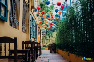 A Slice of Hoi An Ancient Town in Hanoi: Discover This Charming Miniature Cafe Escape - image 0