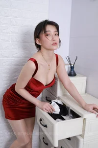 Qiu Qiu: The Radiant Red Dress Goddess in the Latest IESS Photography Feature - image 85