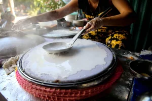 Discover Banh Cuon Canh Xuong: The Unique Steamed Rice Rolls and Bone Broth Specialty of Tuyen Quang, Vietnam - image 10