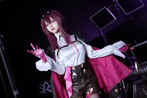 Coser Shuang Mu Fu Su as Kafka Honkai Star Rail: Unveiling the Stellaron Hunter's Enigmatic Allure - image 8