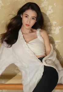 Cecilia Cheung Reflects on Her Iconic First Bold Screen Performance - image 4
