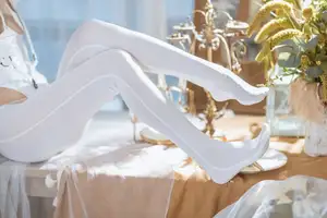 Coser 51Jiang as Azur Lane Acasta: Enchanting White Bunny Girl Cosplay - image 3