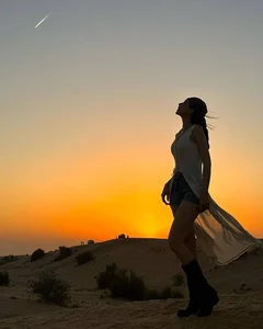 Chi Pu’s Thrilling Desert Adventure: Dune Bashing in Dubai - image 1