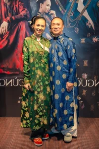 Actress Dinh Ngoc Diep and Director Victor Vu Attend Event with Parents - image 8