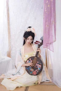 YiTuYu Art Language Vol.4203: A Stunning Visual Narrative with Qi Luo Sheng De Xiao Su Su - image 1